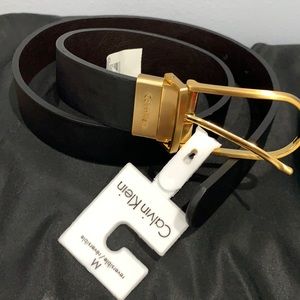 Calvin Klein Women's Flat Reversible Strap Belt!